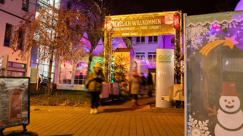 Weihnachtsmarkt Halle Frohe Zukunft, Catering, Technik, Zelte, Bühnenbau - Geist und Reich GmbH Eventagentur, Promotion, Veranstaltungen und Marketing-Leistungen für Halle und Sachsen-Anhalt